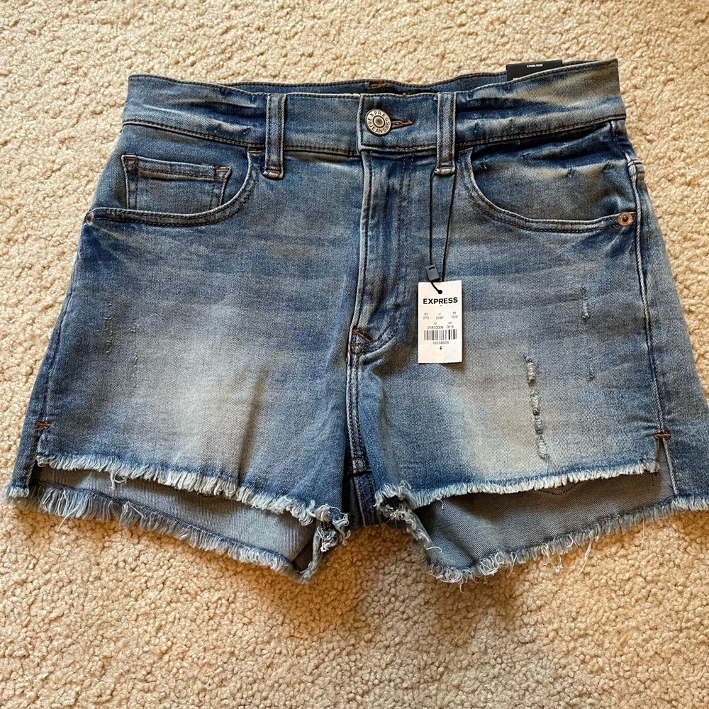 *NWT* Express jean shorts